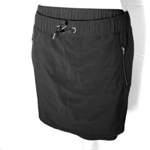Black Athleta stretch skort